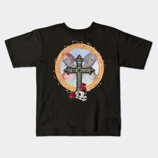 Elegant cross with fairys and skull Kids T-Shirt